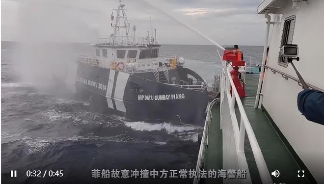 Kaiyun：中國海警水炮左右夾擊菲方人員被噴成“一只耳”揮舞白旗求饒(圖11)